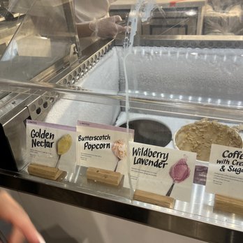 Jeni's Splendid Ice Creams - Ice Cream & Frozen Yogurt Near Me - Calabasas, California