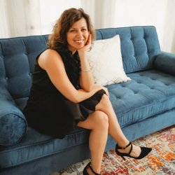 Harper Therapy - Alina Klien, MSW helps teens and women with anxiety.