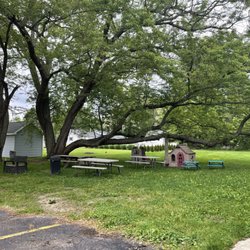 Bridgeview One Stop - Picnic area