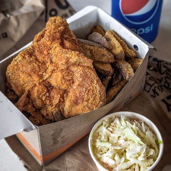 Mary Brown's - fried chicken and coleslaw - Chicken Shop Near Me - Ajax, Ontario