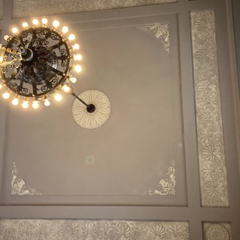 Rue De La Course - a chandelier and clock - Coffee & Tea Near Me - New Orleans, Louisiana Rue De La Course - a chandelier and clock - Coffee & Tea Near Me - New Orleans, Louisiana