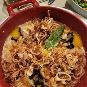 San Laurel - Vermicelli Mac N' Cheese--rich, creamy, unique, beautifully presented, and absolutely A+ worthy. - Spanish Near Me - Los Angeles, California San Laurel - Vermicelli Mac N' Cheese--rich, creamy, unique, beautifully presented, and absolutely A+ worthy. - Spanish Near Me - Los Angeles, California