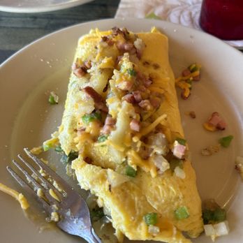 Captain's Galley Restaurant - Grannies Griddle omelette - Seafood Near Me - Fort Pierce, Florida