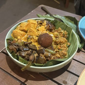 Kurrypinch - Lumprais - Sri Lankan Near Me - Los Angeles, California
