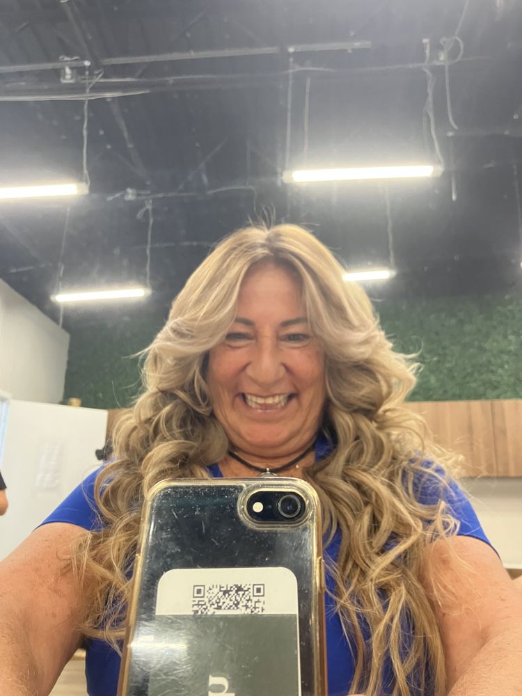 Suzuki Hair Lounge Logo