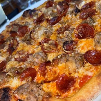 Kaiser Grille Chophouse - Ultimo Italiano Meat Pizza - Mediterranean Near Me - Palm Springs, California