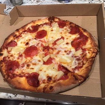 Pinball Pizza - A 35.00 med. with pathetic amt. of toppings! Keep the pin ball machines what a rip off! - Pizza Near Me - Burbank, California Pinball Pizza - A 35.00 med. with pathetic amt. of toppings! Keep the pin ball machines what a rip off! - Pizza Near Me - Burbank, California