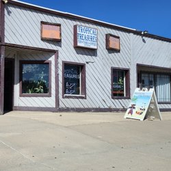 Tropical Treasures - Front entrance: on street parking