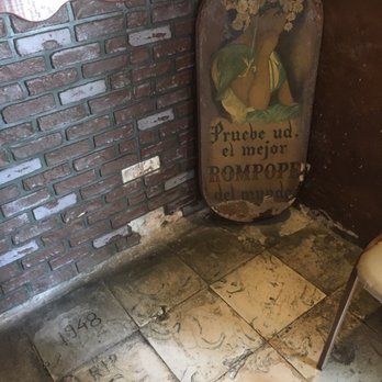 La Pasita - Fake (I hope??) tombstone for someone who tried the challenge! - Dive Bars Near Me - Puebla, PUE