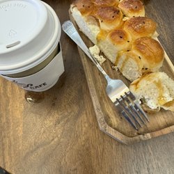 Sana’a Cafe - honeycombs & Yemeni black tea