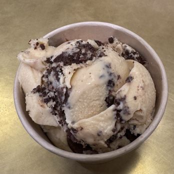 Honeycomb Creamery - peanut butter ice cream - Desserts Near Me - Cambridge, Massachusetts