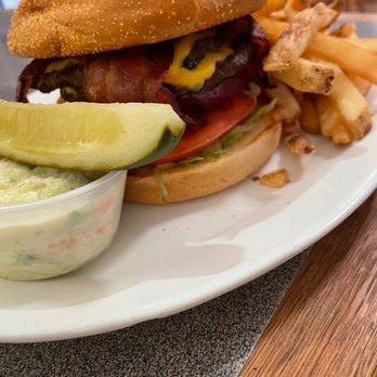 Captain Steve's - oz . Cheeseburger with bacon - Seafood Near Me - Fort Mill, South Carolina