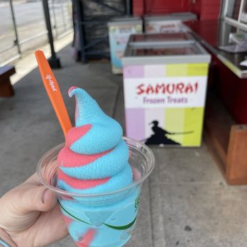Samurai - Strawberry & Vanilla - Ice Cream & Frozen Yogurt Near Me - Honolulu, Hawaii