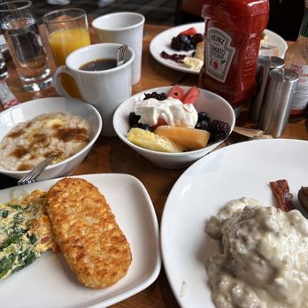 Courier Market Bar Kitchen - Oatmeal ,  Hash browns ,omelette ,fruit salad , biscuit , sausage gravy . - New American Near Me - Denver, Colorado