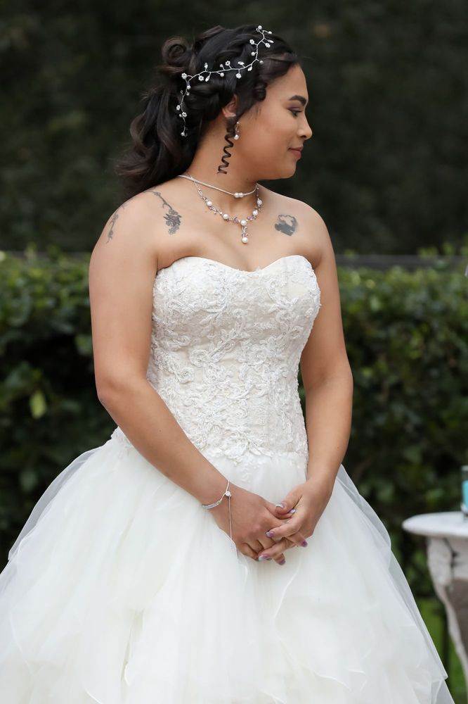 SIMPLY DIVINE SALON AND SPA Updated September 2024 111 Photos & 79 Reviews 319 W