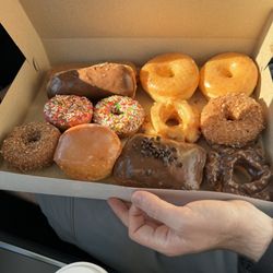 Royal Donuts - Donuts