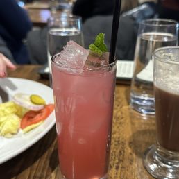 Dragon fruit mojito