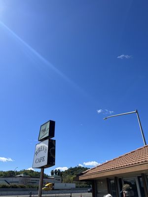 Wren's Café by null