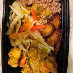Curried Chicken Rice & PeasRice Steam cabbage Fried Plantains (4-6pcs)