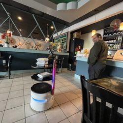 Pho Saigon - The cool robot!