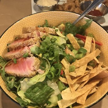 Jack's - Tuna mango avocado salad bowl - Sports Bars Near Me - Mississauga, Ontario