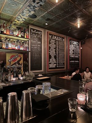 Bar 821 by null