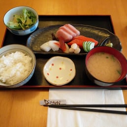 The sashimi lunch set The sashimi lunch set