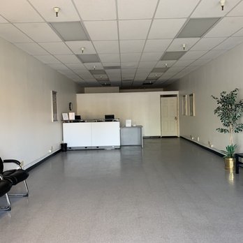 Avis - The door says they close at 1:30pm. This was the place at 1pm. Completely closed and no response from knocking. - Car Rental Near Me - Folsom, California Avis - The door says they close at 1:30pm. This was the place at 1pm. Completely closed and no response from knocking. - Car Rental Near Me - Folsom, California