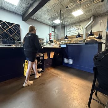Peyton's Pie Company - Kitchen and oven brick pizza - Pizza Near Me - Flowery Branch, Georgia