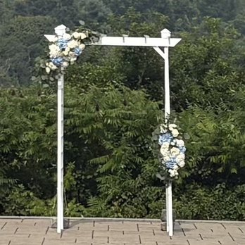 Salt And Sea Floral - Wedding arch - Floral Designers Near Me Salt And Sea Floral - Wedding arch - Floral Designers Near Me