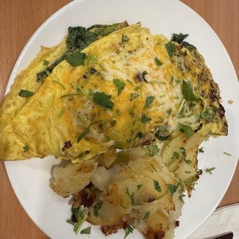 Strange Brews Coffee & Bites - Sausage omelette with home fries - Breakfast & Brunch Near Me - Buena Park, California