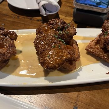 Finney's Crafthouse - Stevenson Ranch - Chicken and bf waffles - New American Near Me - Stevenson Ranch, California
