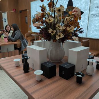 Molly Tea - They're being fancy out here..why not - Bubble Tea Near Me - Cupertino, California Molly Tea - They're being fancy out here..why not - Bubble Tea Near Me - Cupertino, California