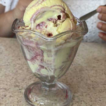 Oberweis Ice Cream and Dairy Store - Sweet lime and blackberry ice cream (summer special) - Ice Cream & Frozen Yogurt Near Me - Troy, Michigan Oberweis Ice Cream and Dairy Store - Sweet lime and blackberry ice cream (summer special) - Ice Cream & Frozen Yogurt Near Me - Troy, Michigan