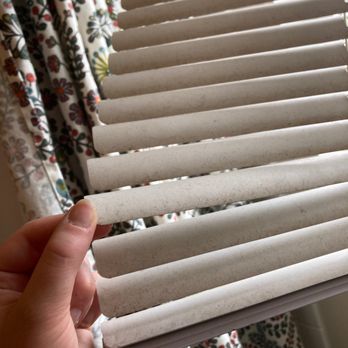 Estates at New Albany Apartments & Townhomes - blinds all were covered in thick layer of dust/grime - Apartments Near Me - New Albany, Ohio Estates at New Albany Apartments & Townhomes - blinds all were covered in thick layer of dust/grime - Apartments Near Me - New Albany, Ohio