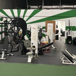 Maxxfit Sports Performance - Strength training area.