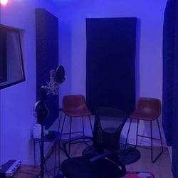 Vice Recording Studios - He  even provided me with with the chair he was using ! Come on that love