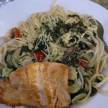 Perfect Pear Bistro - Lemon Garlic Linguine with Salmon - New American Near Me - Tempe, Arizona Perfect Pear Bistro - Lemon Garlic Linguine with Salmon - New American Near Me - Tempe, Arizona