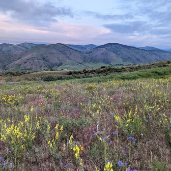 North Table Mountain Park - Lichen Peak Trail | Instagram: @telephonesmoothie - Hiking Near Me - Golden, Colorado North Table Mountain Park - Lichen Peak Trail | Instagram: @telephonesmoothie - Hiking Near Me - Golden, Colorado