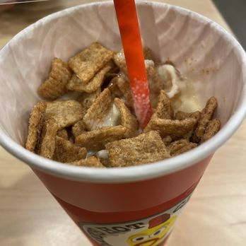 Dave's Hot Chicken - Small Cinnamon Toast Top Loaded Shake - Chicken Shop Near Me - Brentwood, California Dave's Hot Chicken - Small Cinnamon Toast Top Loaded Shake - Chicken Shop Near Me - Brentwood, California