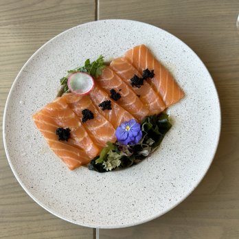Akami Sushi - Salmon Carpaccio with truffle oil - Sushi Bars Near Me - Arcadia, California