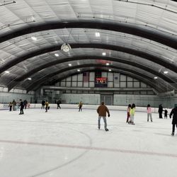 Jim Roche Community Skating Rink - Public skate