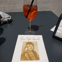 BAR Signorelli - Drinks served only 60% full.