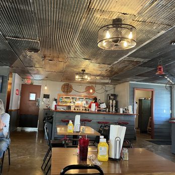 Amazin Blaze BBQ - Dining area and kitchen window - Barbeque Near Me - Hardin, Kentucky