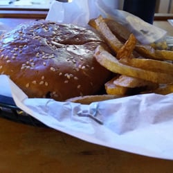 Outlaws Bar & Grill
