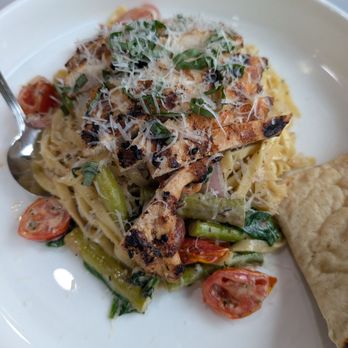 Vardon Golf Club - Pasta dish with chicken - Golf Near Me - Minot, North Dakota Vardon Golf Club - Pasta dish with chicken - Golf Near Me - Minot, North Dakota