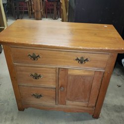 Bunty Station Vintage Antiques and Collectables - Wood antique wash stand