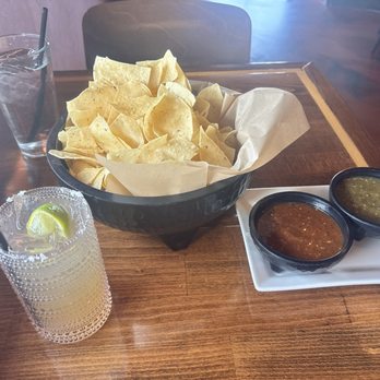 El Milagro Azteca - Chips n salsa and margaritas - Mexican Near Me - St. Louis, Missouri El Milagro Azteca - Chips n salsa and margaritas - Mexican Near Me - St. Louis, Missouri
