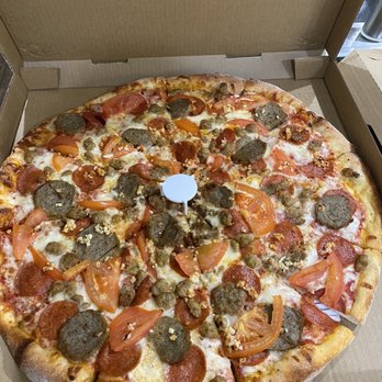 Zeppo's Pizza - Papa Zeps Specialty Pizza , pretty darn good the garlic was on point - Pizza Near Me - Bakersfield, California Zeppo's Pizza - Papa Zeps Specialty Pizza , pretty darn good the garlic was on point - Pizza Near Me - Bakersfield, California