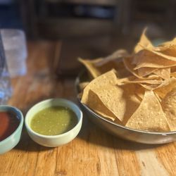 Tahona - Chips and salsa
